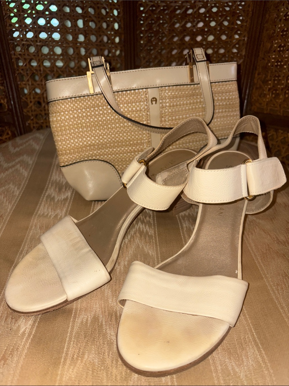 Stuart Weitzman euc Cream Broadband Block Heel Sandals